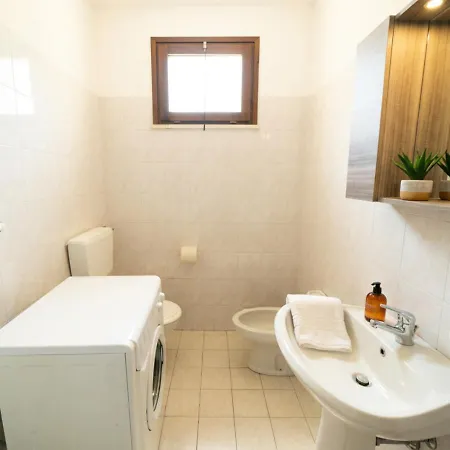 בית נופש A Schiera Orchidea 300m Dal Mare